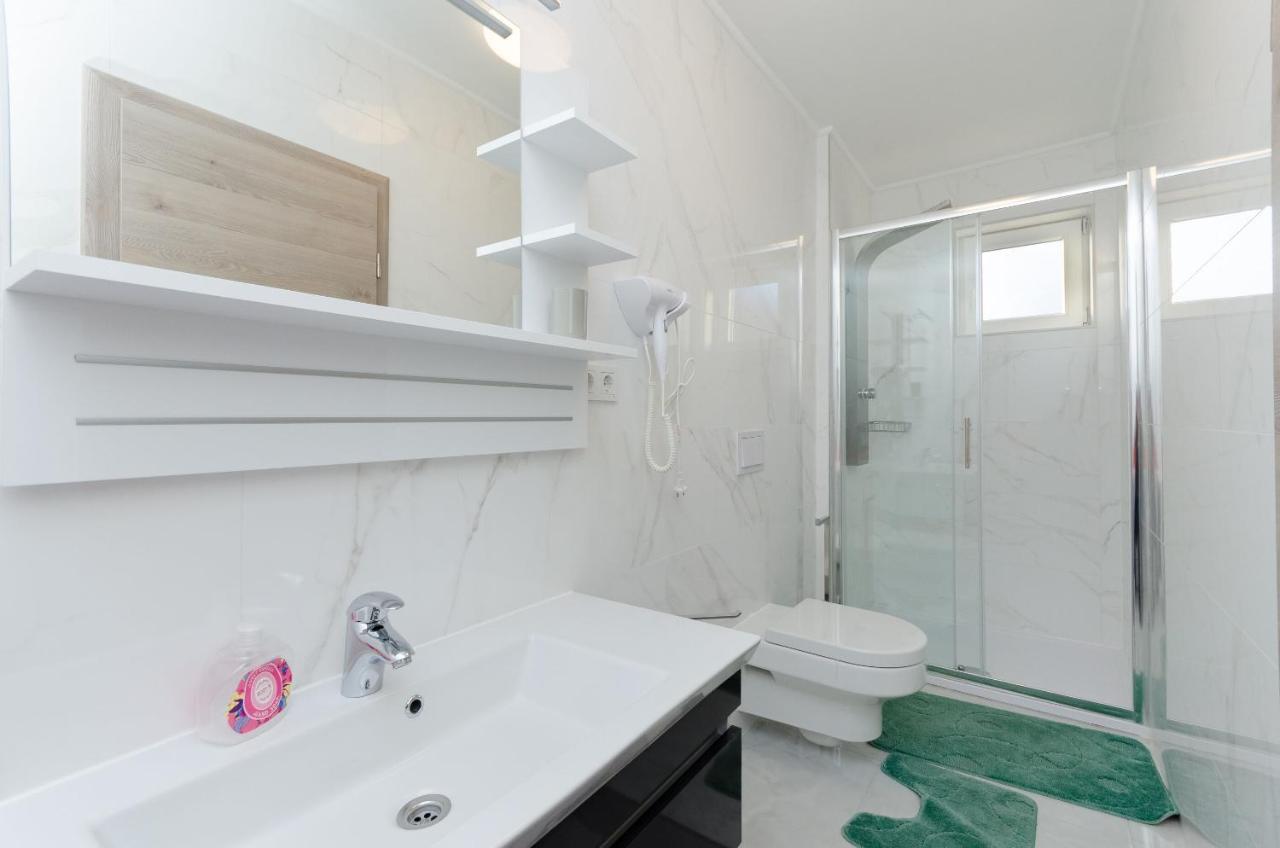 Apartment Darko Palit